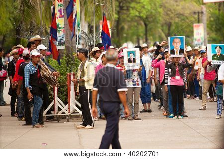 2012 年 12 月 12 日にカンボジア/Thailand 境界線上の抗議のポイペット - 12 月 12 日: 参加者