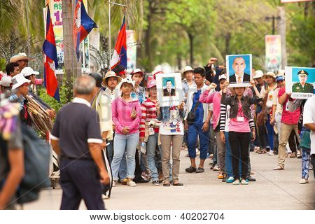 2012 年 12 月 12 日にカンボジア/Thailand 境界線上の抗議のポイペット - 12 月 12 日: 参加者