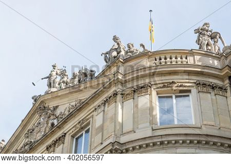 The New Palace ( Neues Schloss ) Which Stands On Schlossplatz, In Stuttgart - Germany