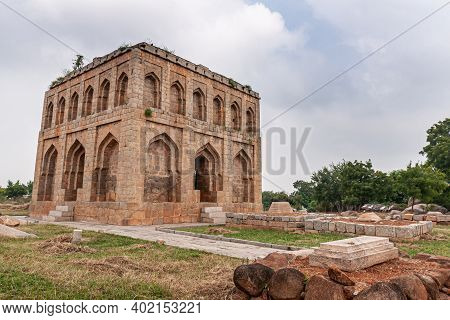 Kadirampura, Karnataka, India - November 5, 2013: Dargah And Tombs. Tonbs In Front Of Islamic Shrine