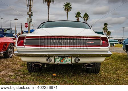 Daytona Beach, Fl - November 29, 2020: 1969 Plymouth Barracuda Hemi At A Local Car Show.