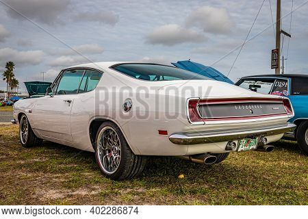Daytona Beach, Fl - November 29, 2020: 1969 Plymouth Barracuda Hemi At A Local Car Show.