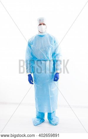 On Frontline In Covid-19 Fight. Critical Care Physician. Clinical Physician Wear Personal Protective