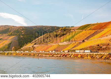 Travel In Germany - River Cruises In Rhein River, Beautiful Medieval Town And Wine Fields. Germany K
