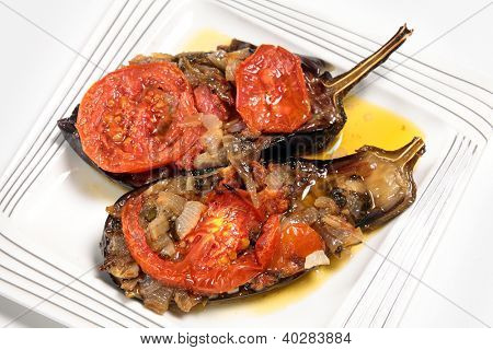 Imam balidi eller Imam melitzanes, en lækker græsk eller tyrkisk vegetar parabol aubergine (aubergine)