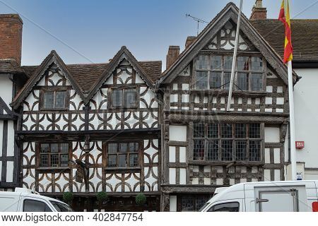 Stratford Upon Avon, Uk - April 30, 2018: The Garrick Inn, The Oldest Pub In The Town, Situated Down