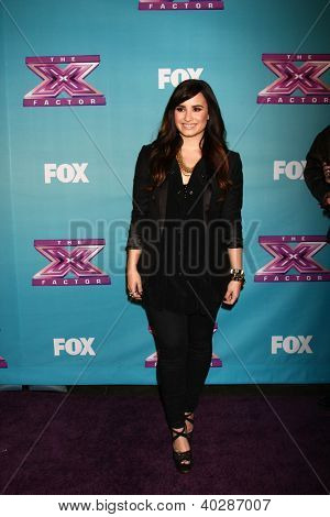 LOS ANGELES - 19 de DEC: Demi Lovato en las actuaciones de final de temporada de 'X Factor' Mostrar taping en CBS 