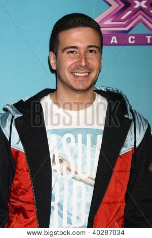 LOS ANGELES - Aralık 19: Vinny Guadagnino 'X Factor' Sezon finali performansları, göstermek, bantla