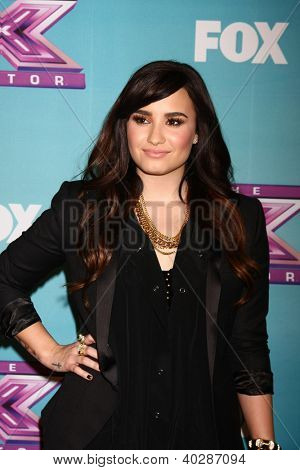 LOS ANGELES - 19 de DEC: Demi Lovato en las actuaciones de final de temporada de 'X Factor' Mostrar taping en CBS 