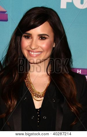 LOS ANGELES - 19 de DEC: Demi Lovato en las actuaciones de final de temporada de 'X Factor' Mostrar taping en CBS 
