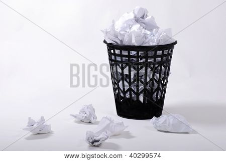 ใส่เศษกระดาษ