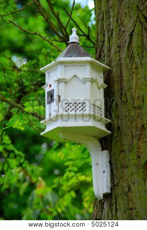 White Octagonal Bird Box