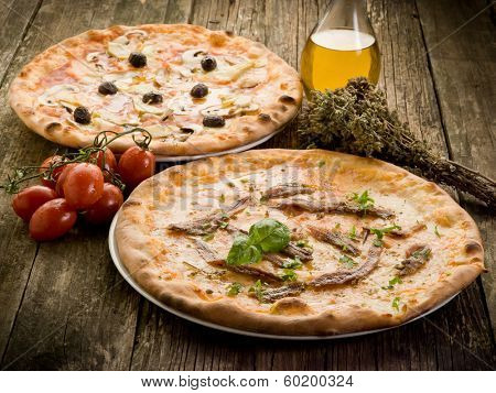 pizza napoli and capricciosa