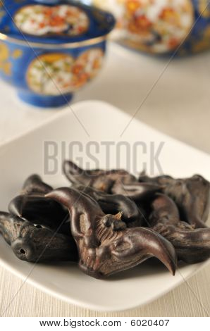 ทับทิมหรือ Caltrops
