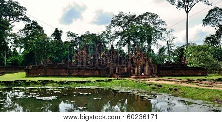 Banteay Srey Temple