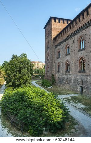 Pavia, Castle