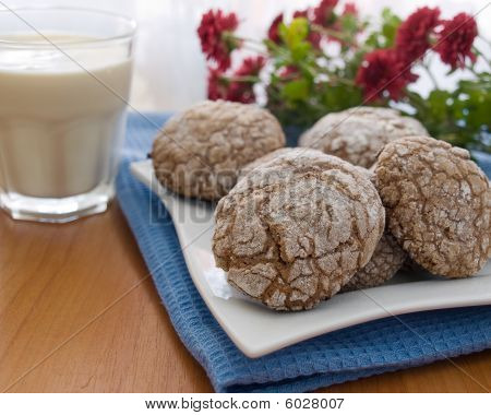 Chocolate handmade Ñookies and milk