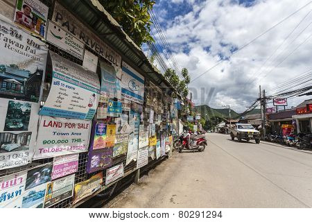 Walking Street in Pai, Mea Hong Son, Thailand