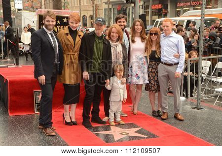 LOS ANGELES - DEC 10:  Seth Gabel, Bryce Dallas Howard, Ron Howard, Cheryl Howard, Family at the Ron Howard Star on the Hollywood WOF at the Hollywood Blvd on December 10, 2015 in Los Angeles, CA