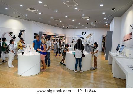 SINGAPORE - NOVEMBER 08, 2015: interior of the store in The Shoppes at Marina Bay Sands. The Shoppes at Marina Bay Sands is one of Singapore's largest luxury shopping malls
