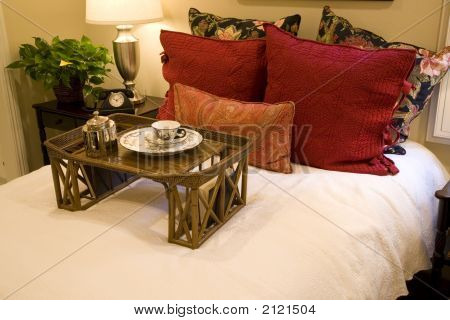 Cama Closeup