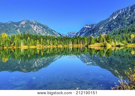 Gold Lake Reflection Mount Chikamin Peak Fall Snoqualme Pass Wenatchee National Forest Wilderness Washington