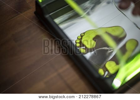 posture and equilibrium analysis by foot step scanning