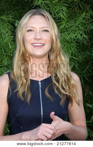 LOS ANGELES - JUN 23: Anna Torv przybywających Saturn Awards 2011 w hotelu Castaways na 23 czerwca 2011