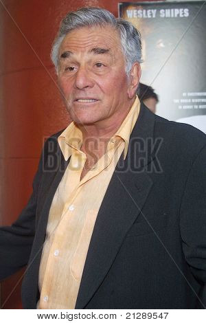 LOS ANGELES, CA - 21 AUG: Peter Falk op de première van 'Undisputed' in het Theater Festival Mann op