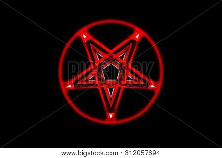 Reversed Pentagram Symbol. Wiccan Symbols Of Sulfur.blood Red Runic Spell Circle. Satanic Sign, Magi