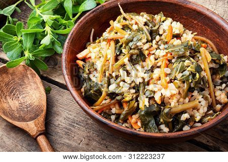 Stewed Bulgur With Portulak