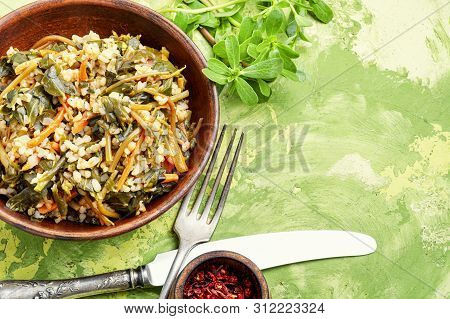 Stewed Bulgur With Portulak