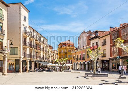Aranda De Duero,spain - May 12,2019 - View At The Santa Maria La Real Church In Aranda De Duero. Ara
