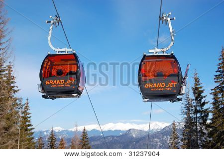 Jasna-Mart 15: Jasna düşük Tatras, teleferik kabinleri. Bu en büyük kayak Slovakya 3 merkezidir