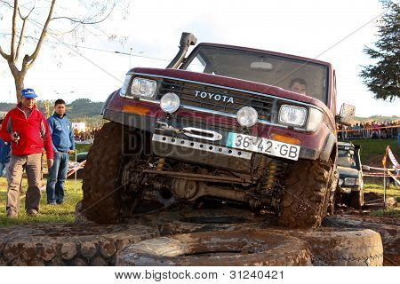 Bir bilinmeyen sürücü/takım üçüncü TT Jeep Turuna Katılma