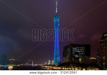 China, Guangzhou, 16-10-2018. Night Promenade With The Tower Canton Fair, The High Tower Glows With 