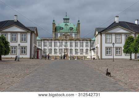 Fredensborg Castle On Danmark