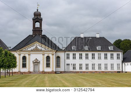 Fredensborg Castle On Danmark