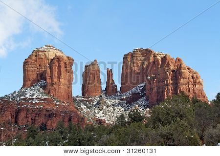 Kathedrale Felsen im winter