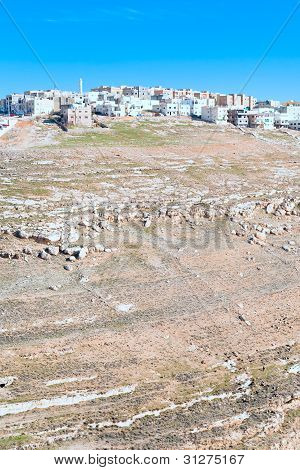Městem Kerak na Stone Hill, Jordánsko