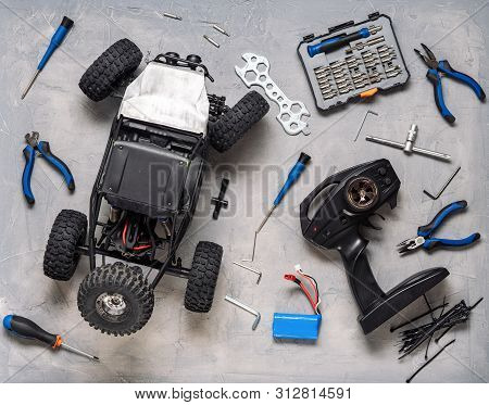Radio-controlled Car Models: Repair Kit For Rc Models.