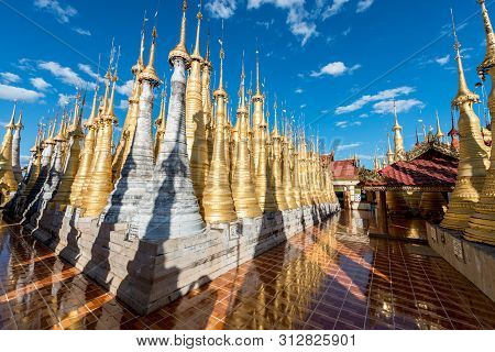 Inle Lake, Myanmar - 30 November, 2018: Wide Angle Picture Of A Plenty Of Golden Stupas At Indein Te