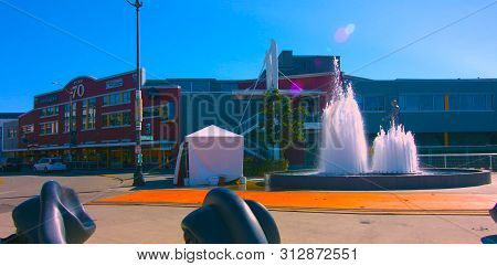 Seattle, Washington, Usa (mai 9, 2019) Downtown Seattle,day View Of The Seattle Aquarium Located On 