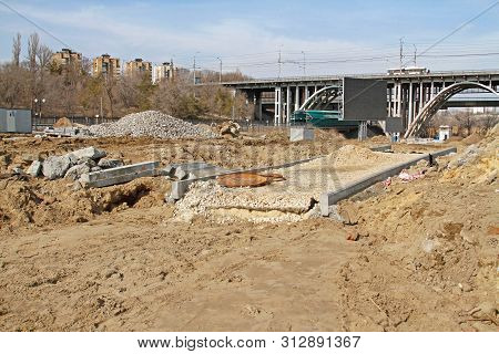Volgograd, Russia - March 09, 2019: Fragment Of The Construction Of A Walkway In The Floodplain Of T