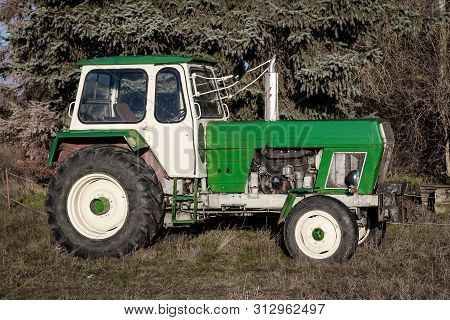 An Old Tractor From The Gdr, Zt