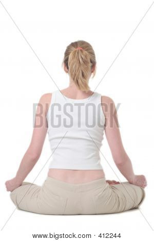 Tyłu kobieta robi ćwiczenia jogi