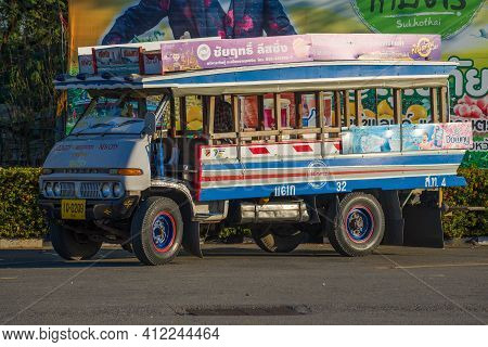 Sukhotai, Thailand - December 26, 2018: City Bus On The Base Of A Old Toyota Truck Close-up On A Sun