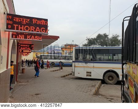 Haridwar, Uttarakhand, India - 01 04 2021: People Walking In Haridwar Bus Station With Wearing Face 