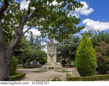 Almeida, Guarda, Portugal; August 2020: Public Garden And Monument To The Fallen Of The Second World