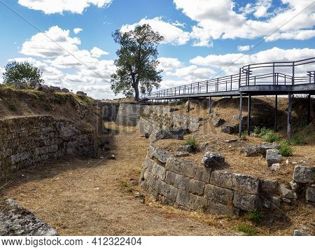 Almeida, Guarda, Portugal; August 2020: Entance And Fragment Of The Fortified Medieval Walls Of The 